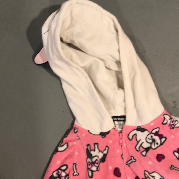 Woman’s PJs - Picture 3 of 5